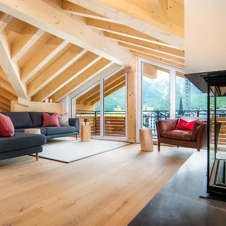 Britannia Penthouse 公寓 *